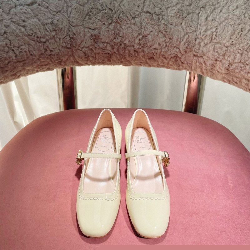 roger u1u1er flat shoes